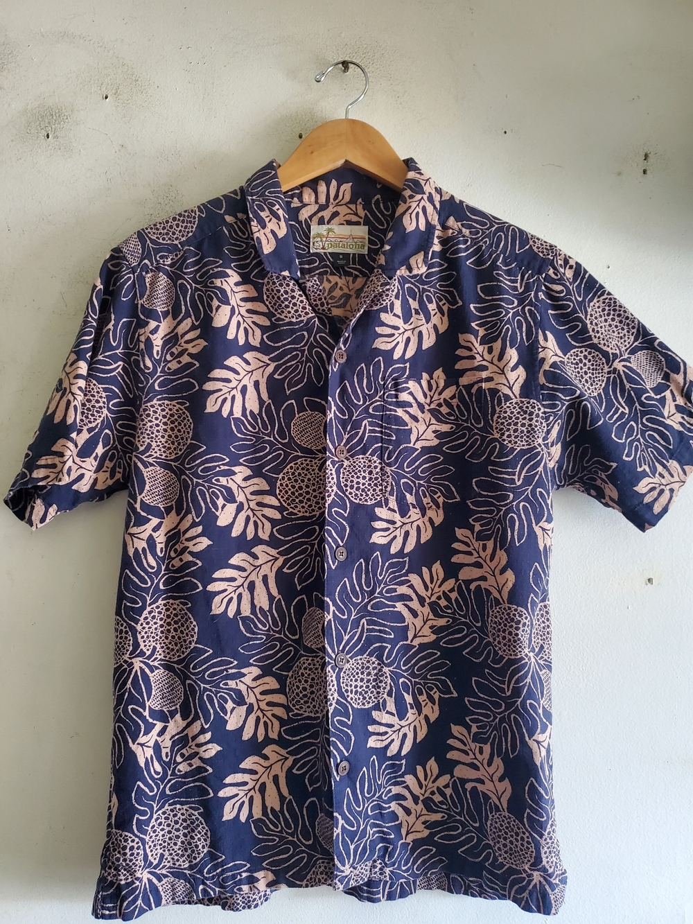Pataloha Men's Button Down Shirt Size Medium